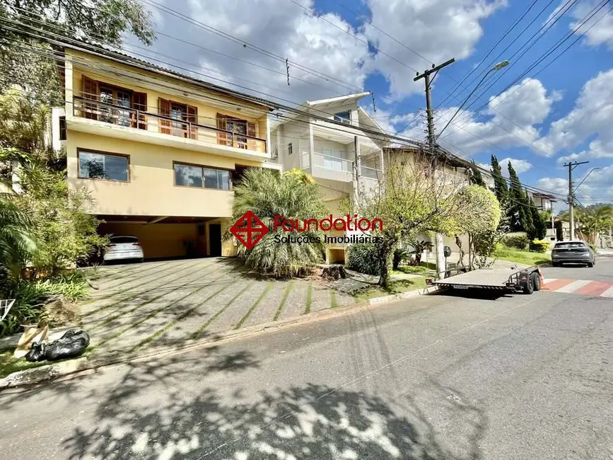 Casa de Condomínio com 3 quartos à venda, 360m2 em São Paulo II, Cotia - SP - imagem 3 Foto 3 de Casa de Condomínio com 3 quartos à venda, 360m2 em São Paulo II, Cotia - SP