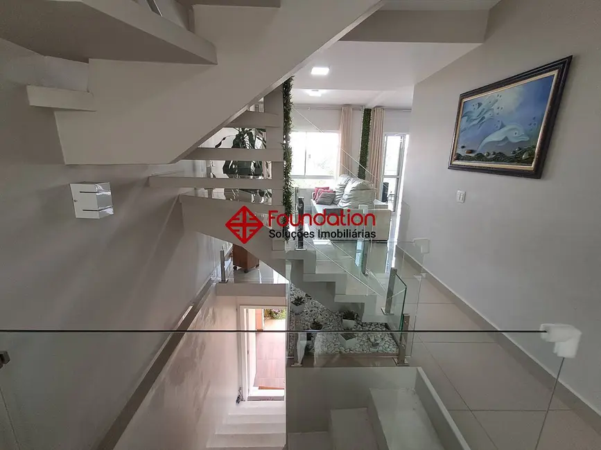 Foto 3 de Casa de Condomínio com 3 quartos à venda e para alugar, 325m2 em Jardim da Glória, Cotia - SP