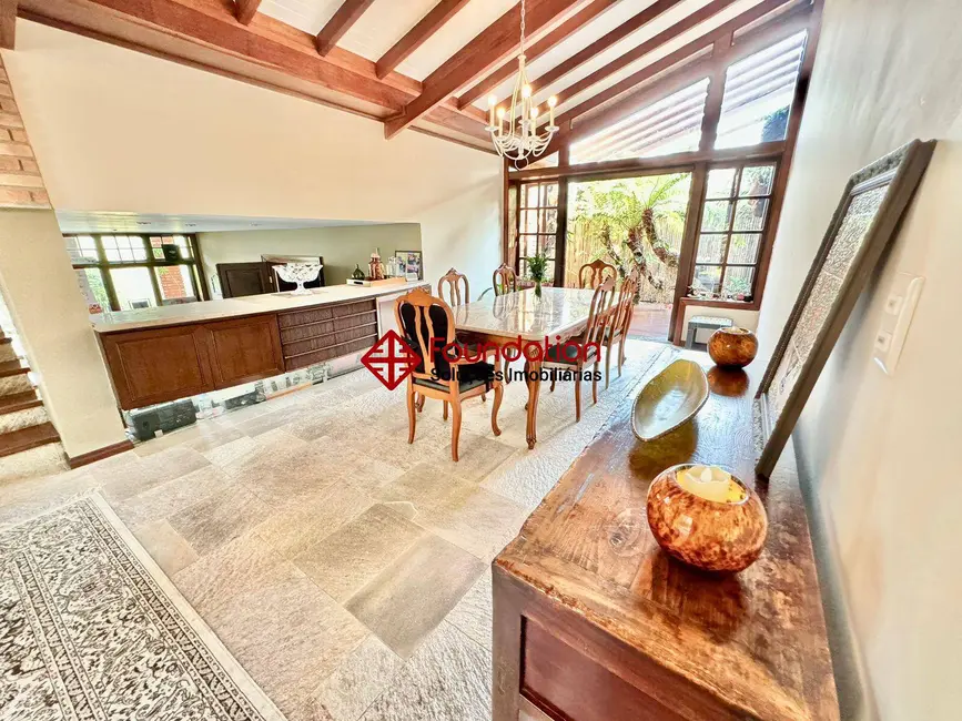 Casa de Condomínio com 6 quartos à venda, 1876m2 em Altos de São Fernando, Jandira - SP - imagem 7 Foto 7 de Casa de Condomínio com 6 quartos à venda, 1876m2 em Altos de São Fernando, Jandira - SP