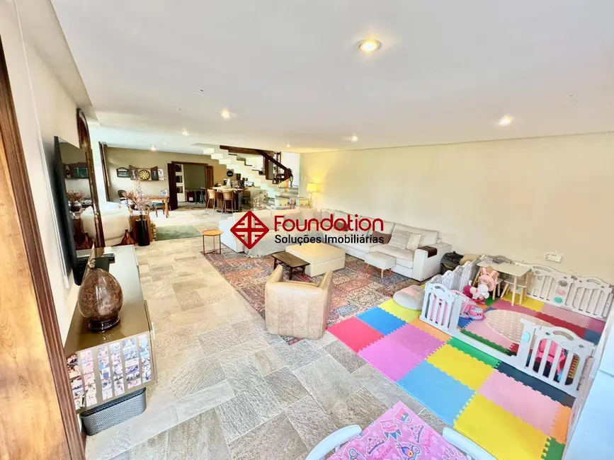 Casa de Condomínio com 6 quartos à venda, 1876m2 em Altos de São Fernando, Jandira - SP - imagem 6 Foto 6 de Casa de Condomínio com 6 quartos à venda, 1876m2 em Altos de São Fernando, Jandira - SP