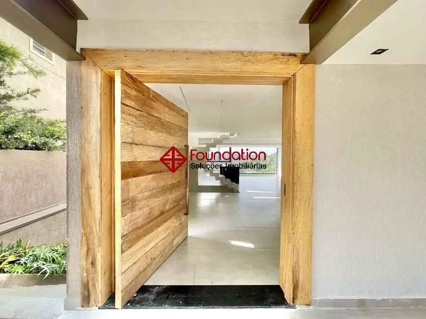 Casa de Condomínio com 4 quartos à venda e para alugar, 363m2 em São Paulo II, Cotia - SP - imagem 9 Foto 9 de Casa de Condomínio com 4 quartos à venda e para alugar, 363m2 em São Paulo II, Cotia - SP