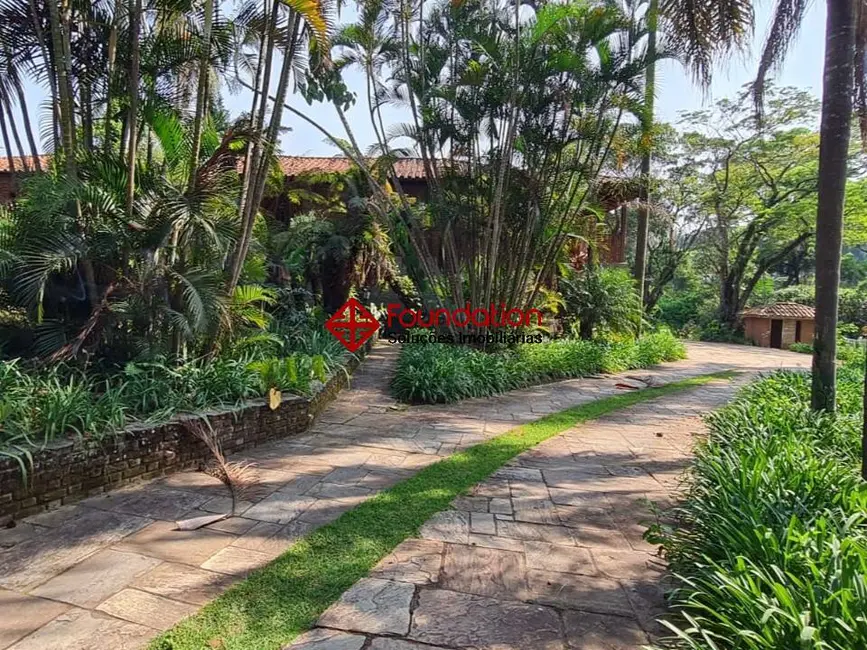 Casa com 5 quartos à venda e para alugar, 7088m2 em Vila Santo Antônio, Cotia - SP - imagem 4 Foto 4 de Casa com 5 quartos à venda e para alugar, 7088m2 em Vila Santo Antônio, Cotia - SP