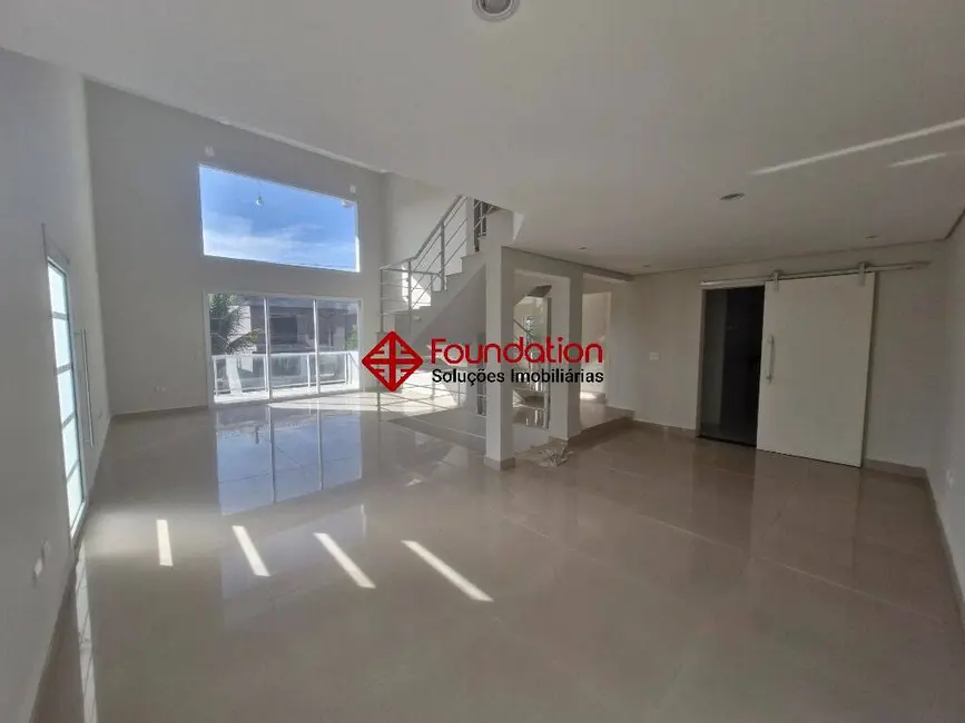 Casa de Condomínio com 3 quartos à venda e para alugar, 450m2 em Terras do Madeira, Carapicuiba - SP - imagem 4 Foto 4 de Casa de Condomínio com 3 quartos à venda e para alugar, 450m2 em Terras do Madeira, Carapicuiba - SP