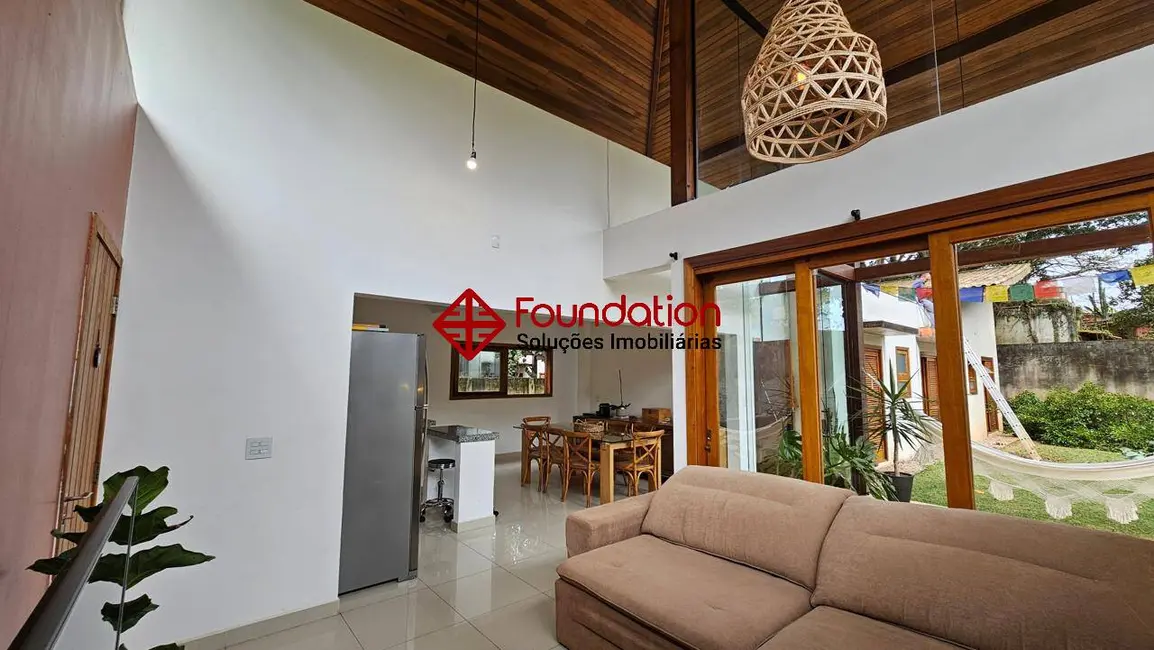 Casa de Condomínio com 3 quartos à venda, 585m2 em Chácara dos Junqueiras, Carapicuiba - SP - imagem 2 Foto 2 de Casa de Condomínio com 3 quartos à venda, 585m2 em Chácara dos Junqueiras, Carapicuiba - SP