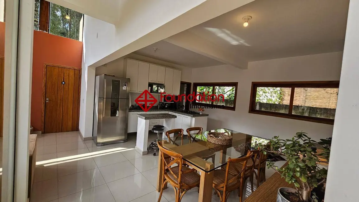 Casa de Condomínio com 3 quartos à venda, 585m2 em Chácara dos Junqueiras, Carapicuiba - SP - imagem 4 Foto 4 de Casa de Condomínio com 3 quartos à venda, 585m2 em Chácara dos Junqueiras, Carapicuiba - SP