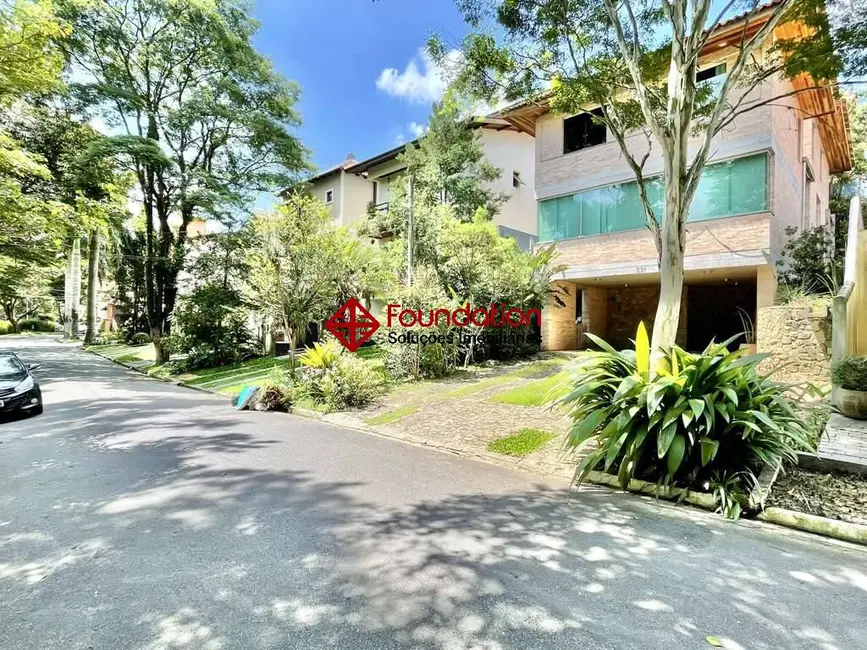 Foto 1 de Casa com 4 quartos para alugar, 300m2 em Jardim das Flores, Cotia - SP