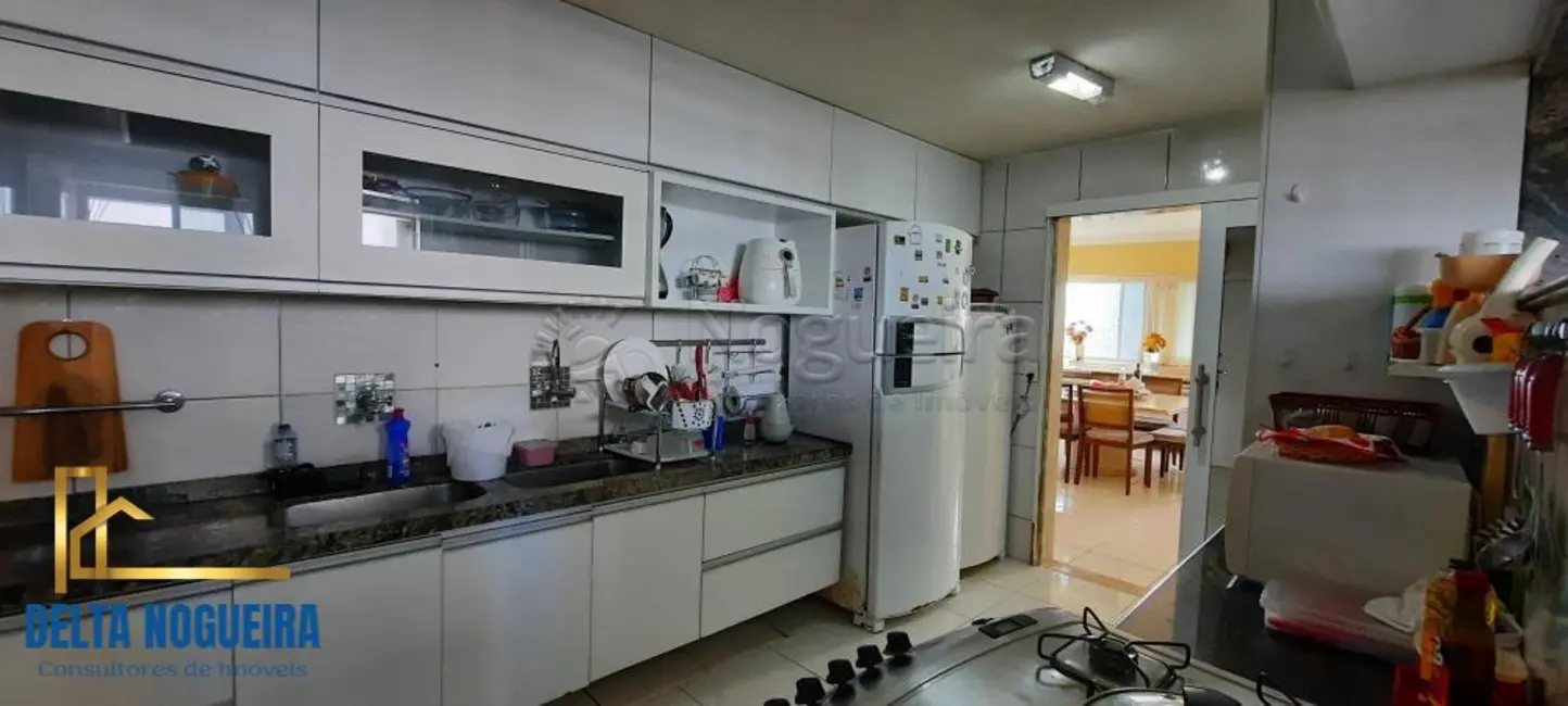Foto 2 de Apartamento com 3 quartos à venda, 145m2 em Torreão, Recife - PE