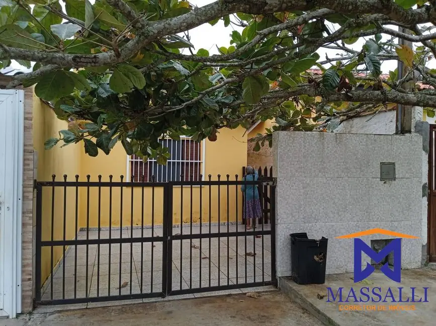 Foto 2 de Casa com 2 quartos à venda, 125m2 em Ilha Comprida - SP