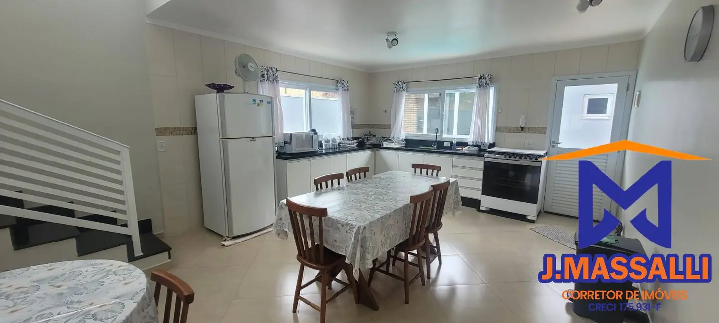 Foto 22 de Casa à venda em Ilha Comprida - SP