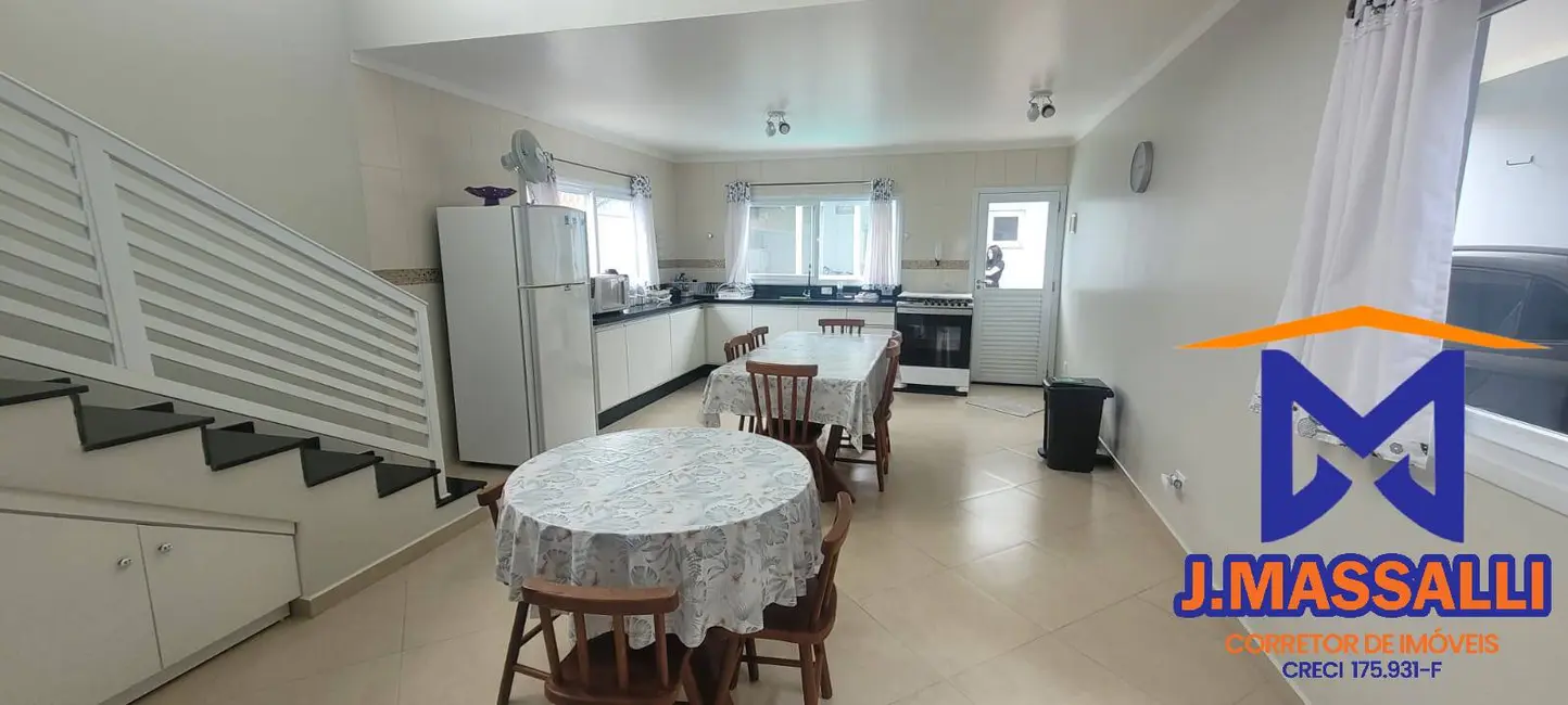 Foto 17 de Casa à venda em Ilha Comprida - SP