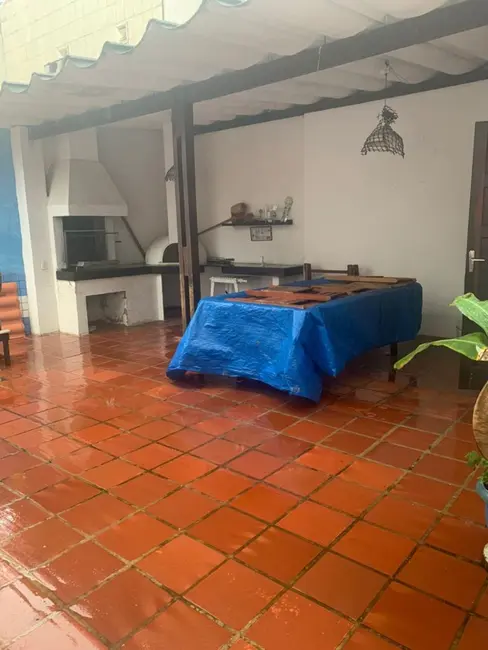 Foto 2 de Casa com 3 quartos à venda, 310m2 em Mongagua - SP