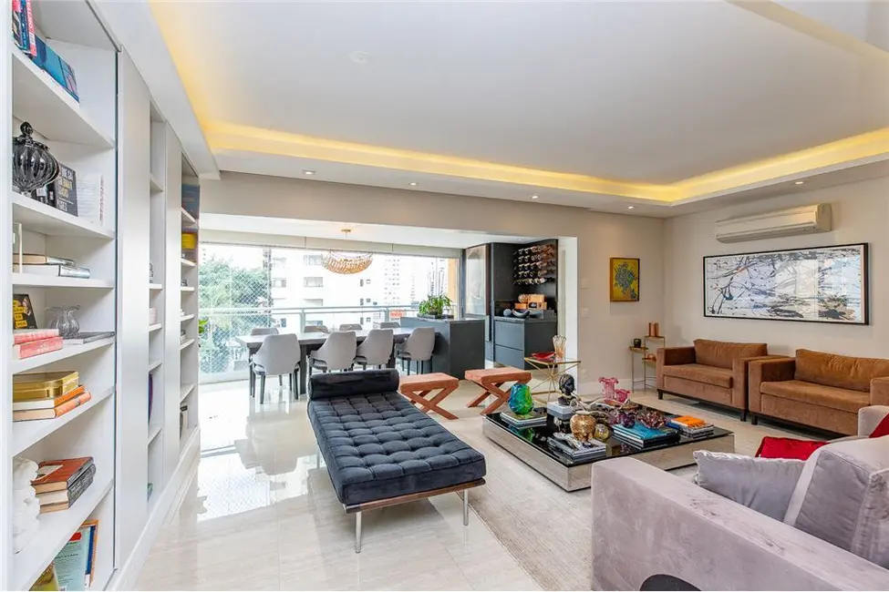 Apartamento com 3 quartos à venda, 187m2 em Moema, São Paulo - SP - imagem 9 Foto 9 de Apartamento com 3 quartos à venda, 187m2 em Moema, São Paulo - SP