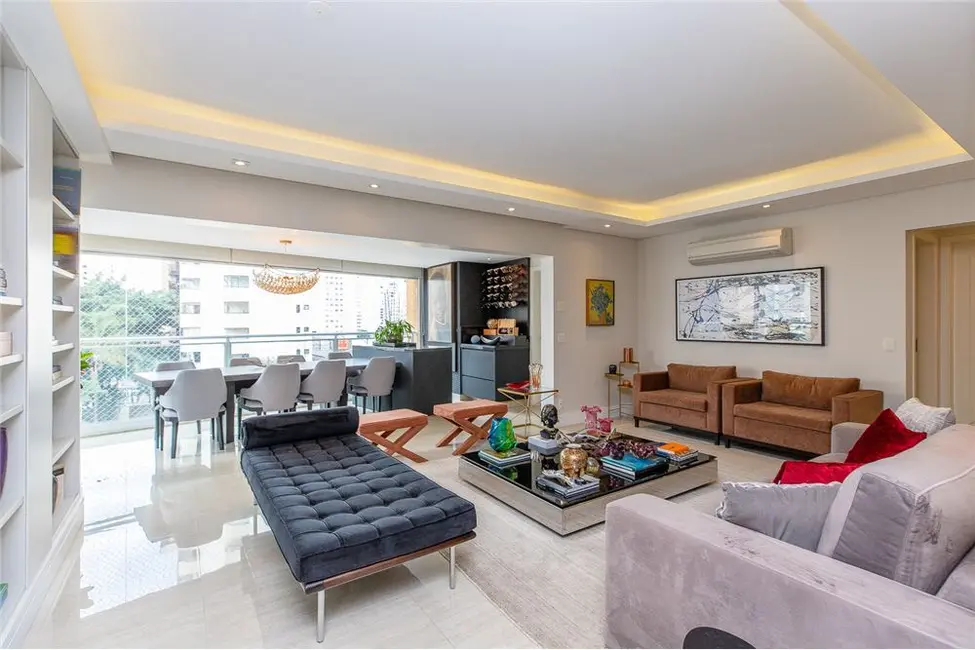 Apartamento com 3 quartos à venda, 187m2 em Moema, São Paulo - SP - imagem 8 Foto 8 de Apartamento com 3 quartos à venda, 187m2 em Moema, São Paulo - SP