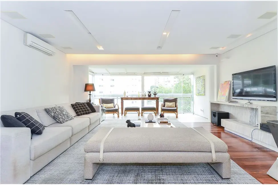 Apartamento com 3 quartos à venda, 270m2 em Vila Andrade, São Paulo - SP - imagem 1 Foto 1 de Apartamento com 3 quartos à venda, 270m2 em Vila Andrade, São Paulo - SP