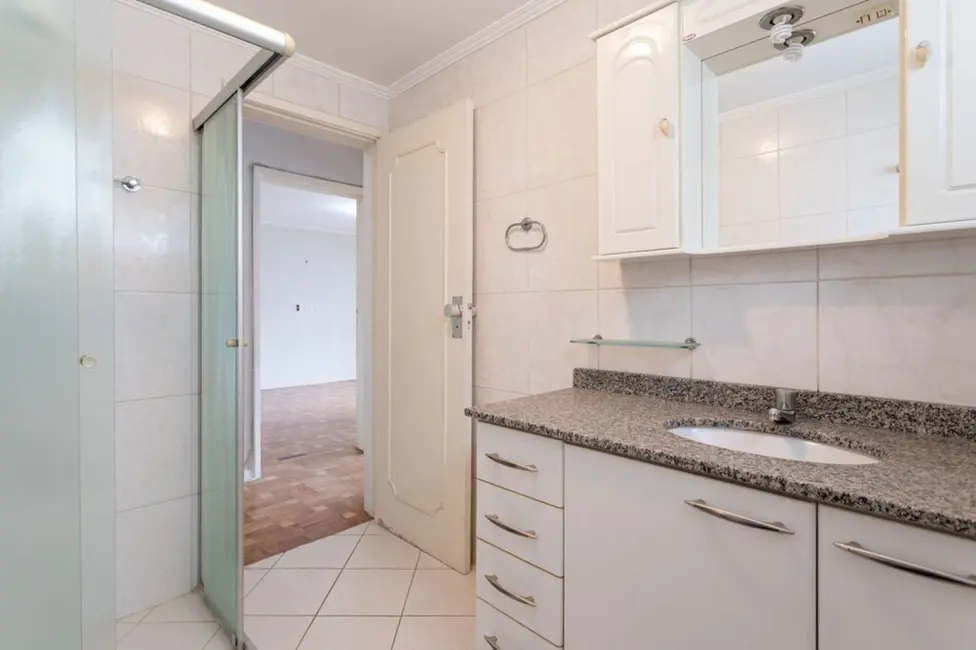 Apartamento com 3 quartos à venda, 125m2 em Moema, São Paulo - SP - imagem 4 Foto 4 de Apartamento com 3 quartos à venda, 125m2 em Moema, São Paulo - SP