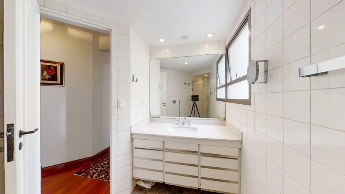 Apartamento com 3 quartos à venda, 149m2 em Moema, São Paulo - SP - imagem 4 Foto 4 de Apartamento com 3 quartos à venda, 149m2 em Moema, São Paulo - SP