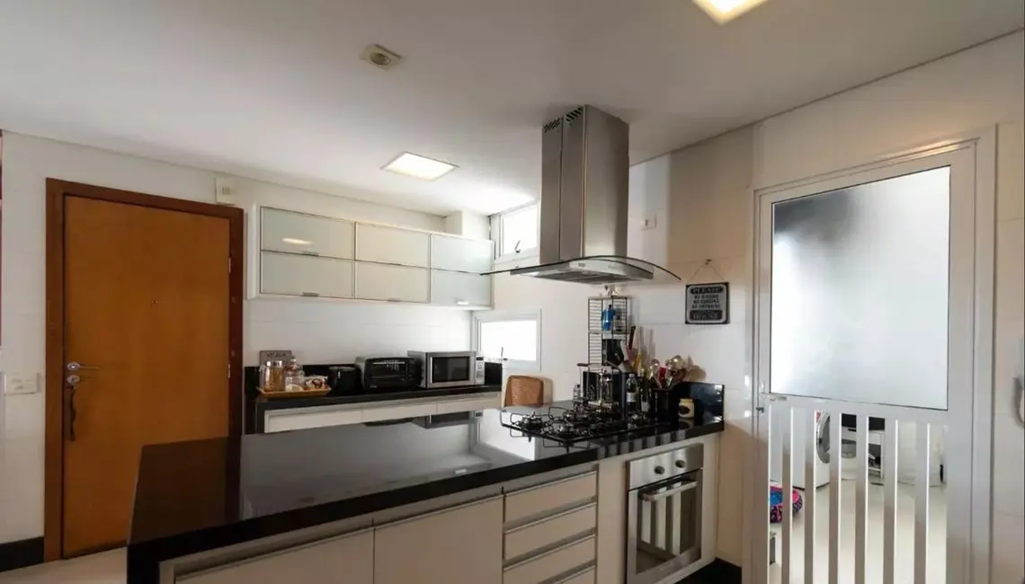 Foto 9 de Apartamento com 3 quartos à venda, 200m2 em São Paulo - SP