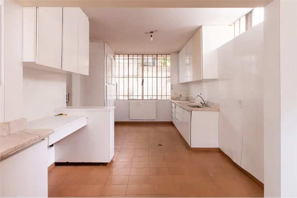 Foto 9 de Casa com 3 quartos à venda, 300m2 em Pacaembu, São Paulo - SP