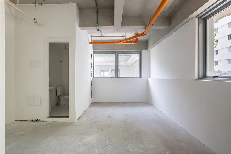 Sala Comercial à venda, 30m2 em Moema, São Paulo - SP - imagem 2 Foto 2 de Sala Comercial à venda, 30m2 em Moema, São Paulo - SP