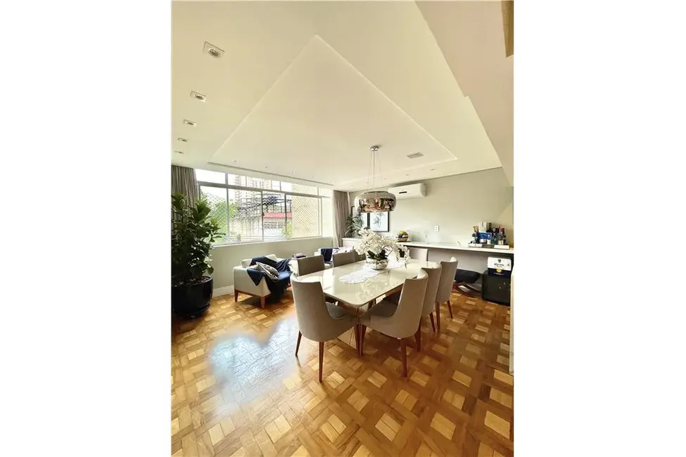 Apartamento com 2 quartos à venda, 105m2 em Aclimação, São Paulo - SP - imagem 2 Foto 2 de Apartamento com 2 quartos à venda, 105m2 em Aclimação, São Paulo - SP