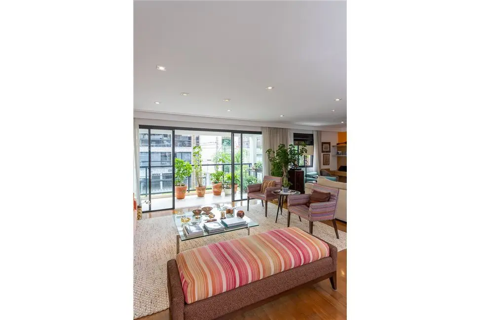 Apartamento com 3 quartos à venda, 161m2 em Indianópolis, São Paulo - SP - imagem 7 Foto 7 de Apartamento com 3 quartos à venda, 161m2 em Indianópolis, São Paulo - SP