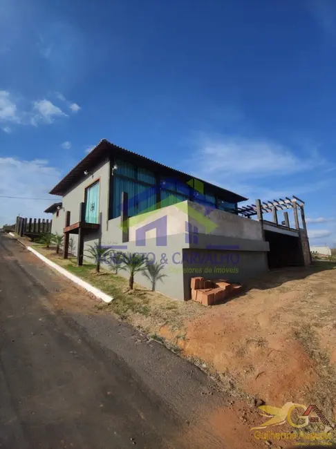 Foto 2 de Casa com 3 quartos à venda, 492m2 em Nazareno - MG