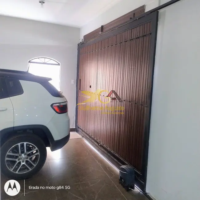Casa com 3 quartos à venda, 210m2 em São José Operário, Sao Joao Del Rei - MG - imagem 2 Foto 2 de Casa com 3 quartos à venda, 210m2 em São José Operário, Sao Joao Del Rei - MG