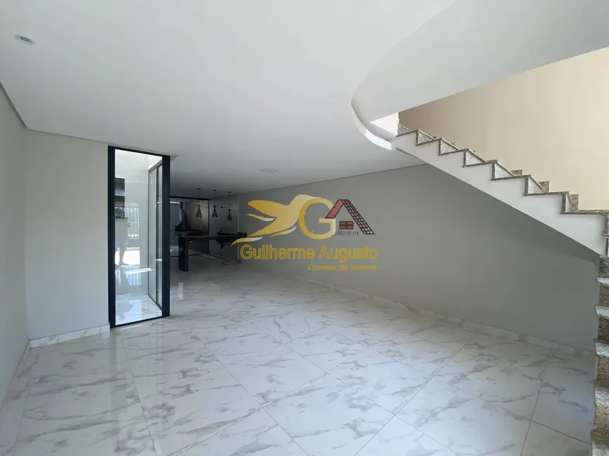 Casa com 3 quartos à venda e para alugar, 173m2 em Sao Joao Del Rei - MG - imagem 3 Foto 3 de Casa com 3 quartos à venda e para alugar, 173m2 em Sao Joao Del Rei - MG