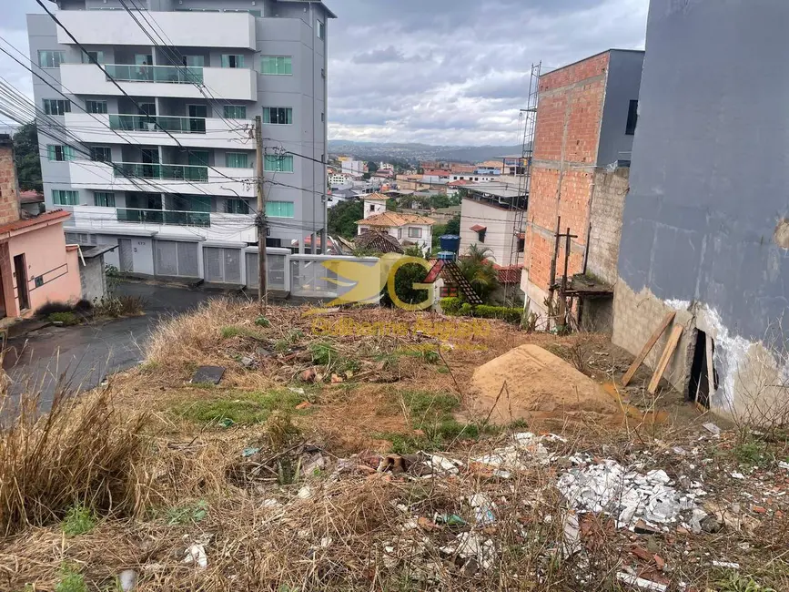 Foto 1 de Terreno / Lote à venda, 299m2 em Centro, Sao Joao Del Rei - MG