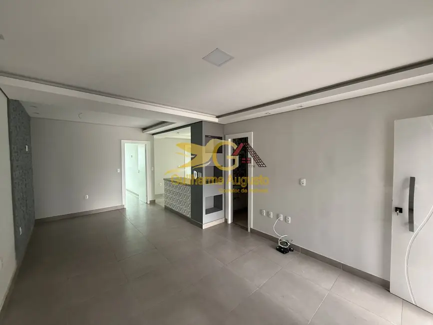 Casa com 5 quartos à venda, 135m2 em Jardim Colônia (Colônia do Marçal), Sao Joao Del Rei - MG - imagem 5 Foto 5 de Casa com 5 quartos à venda, 135m2 em Jardim Colônia (Colônia do Marçal), Sao Joao Del Rei - MG