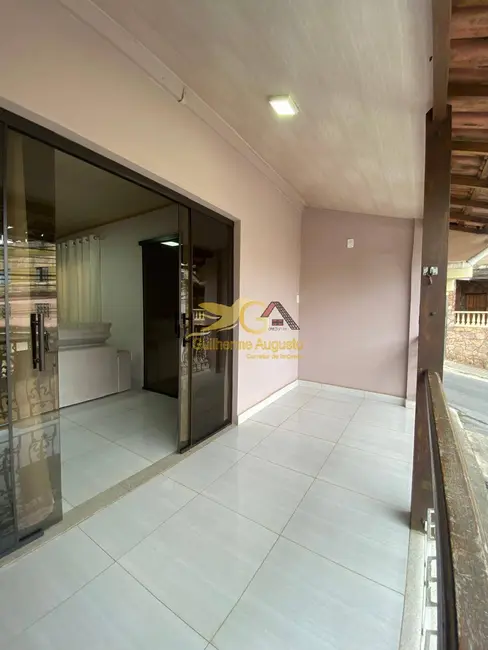 Casa com 3 quartos à venda em Centro, Sao Joao Del Rei - MG - imagem 5 Foto 5 de Casa com 3 quartos à venda em Centro, Sao Joao Del Rei - MG