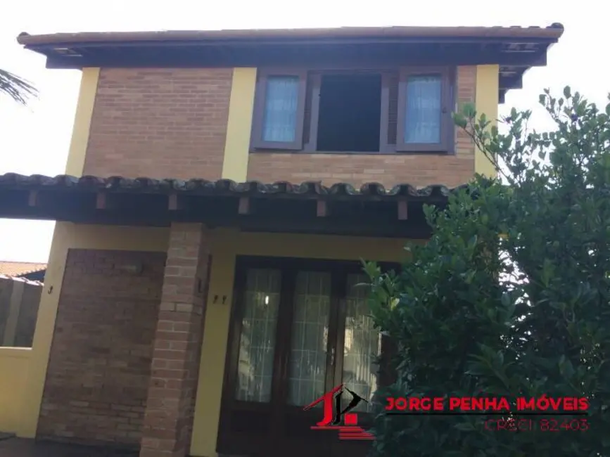 Sobrado com 2 quartos à venda, 160m2 em Itanhaem - SP - imagem 2 Foto 2 de Sobrado com 2 quartos à venda, 160m2 em Itanhaem - SP