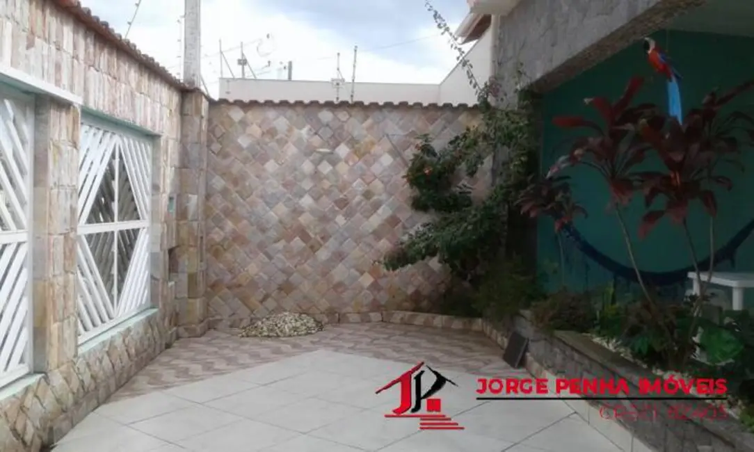 Foto 2 de Sobrado com 3 quartos à venda, 300m2 em Itanhaem - SP