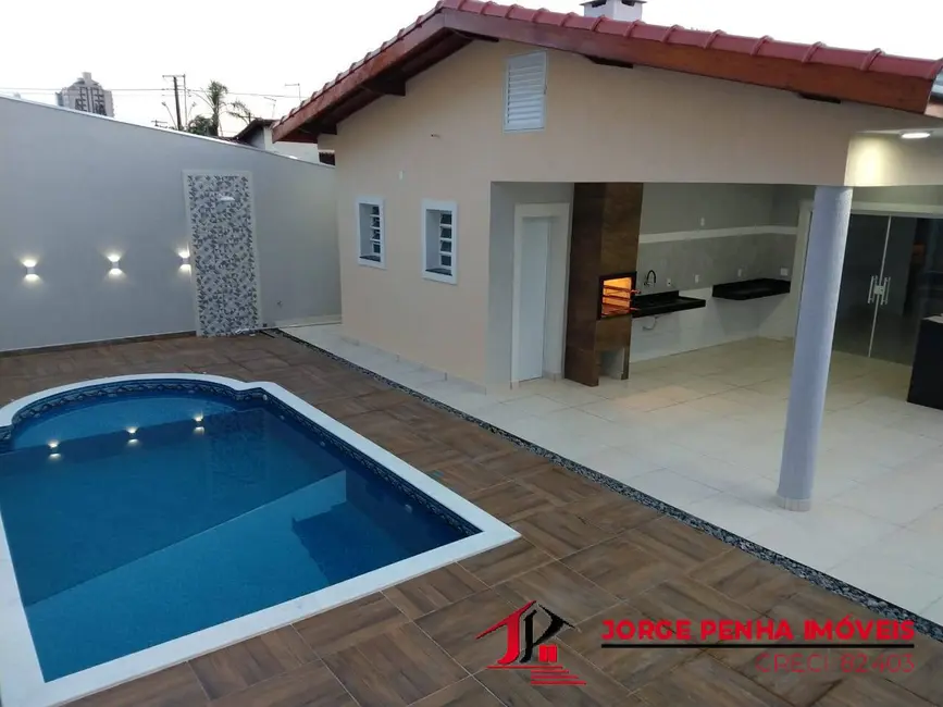 Casa com 3 quartos à venda, 354m2 em Praia Grande - SP - imagem 3 Foto 3 de Casa com 3 quartos à venda, 354m2 em Praia Grande - SP