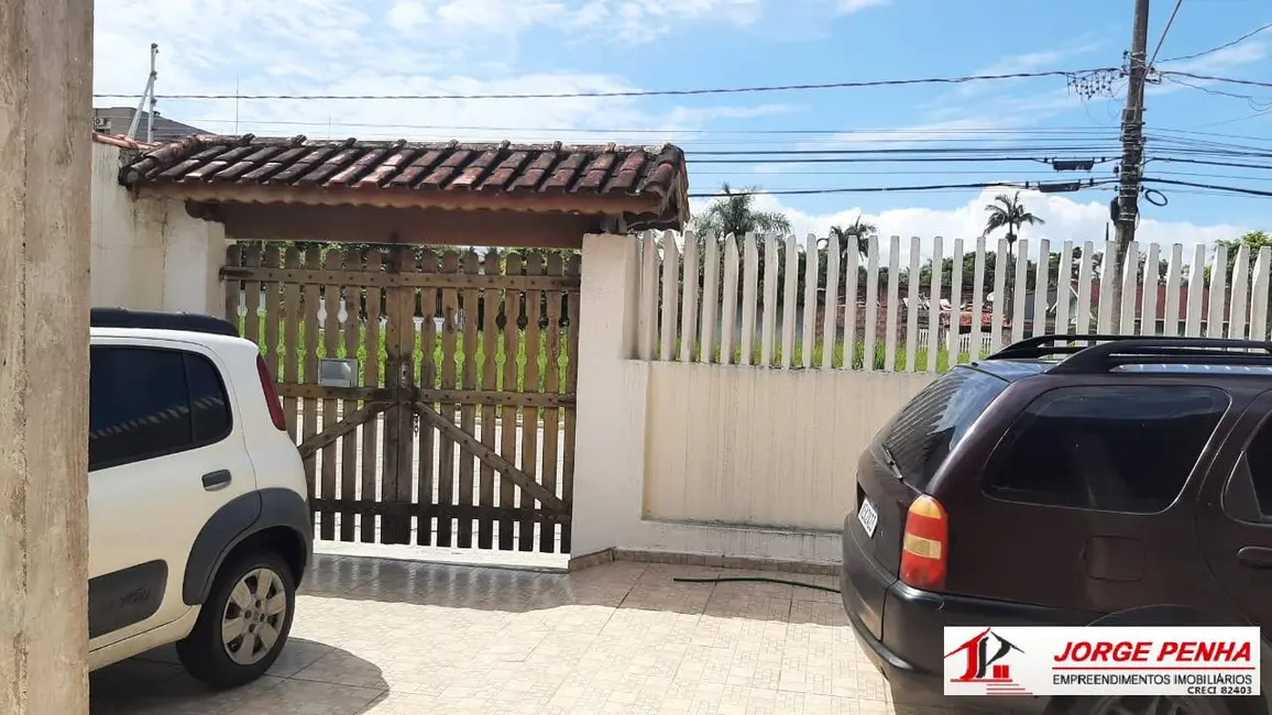 Foto 2 de Casa com 2 quartos à venda, 140m2 em Itanhaem - SP