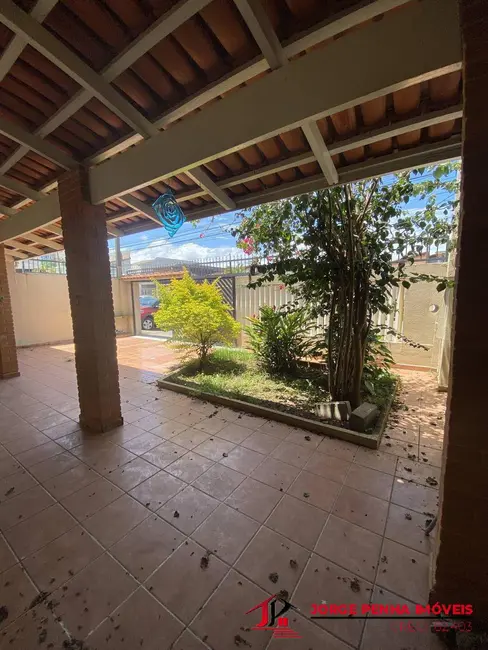 Foto 3 de Casa com 4 quartos à venda e para alugar, 250m2 em Centro, Itanhaem - SP