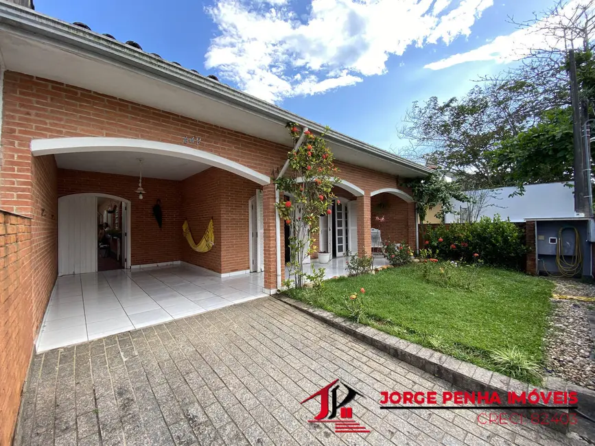 Foto 1 de Casa com 3 quartos à venda em Itanhaem - SP