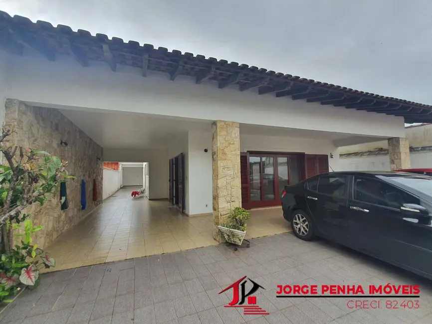 Foto 1 de Casa com 3 quartos à venda em Itanhaem - SP