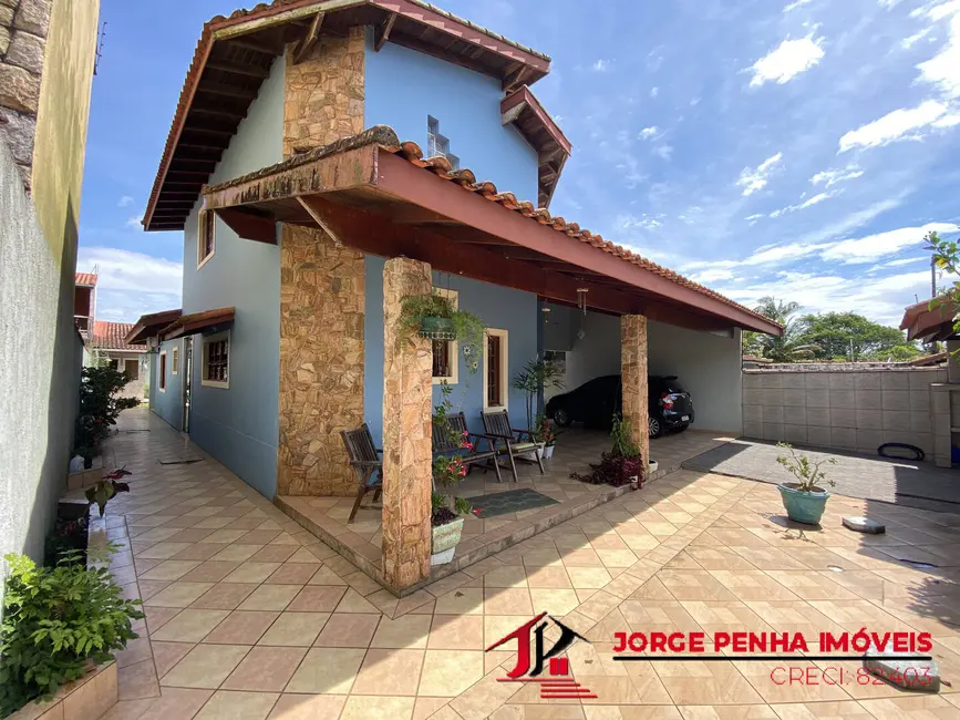 Foto 1 de Casa com 4 quartos à venda em Itanhaem - SP