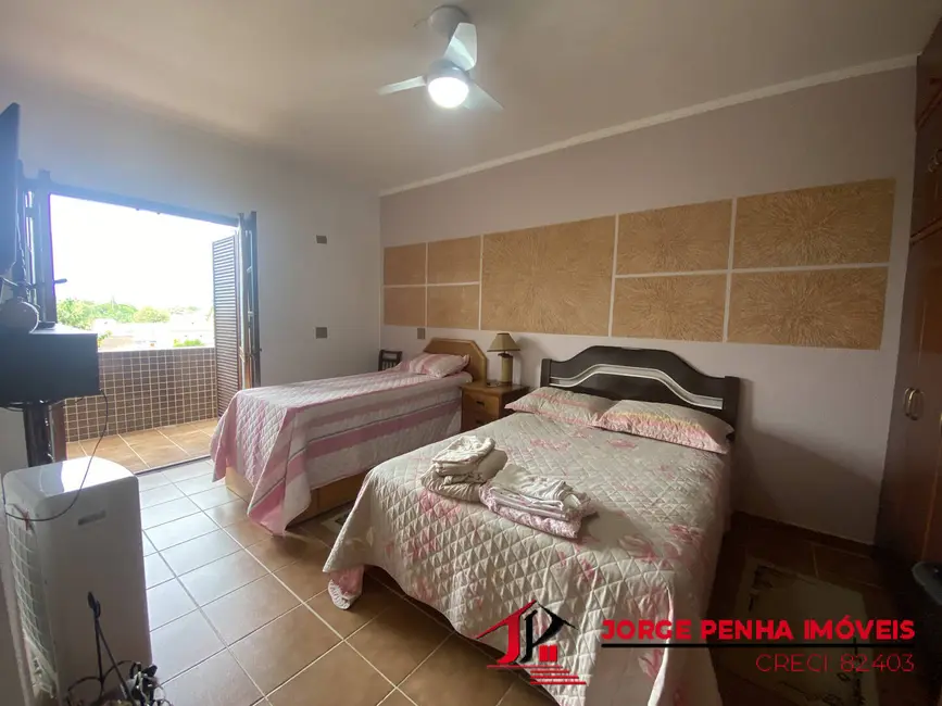 Apartamento com 3 quartos à venda em Itanhaem - SP - imagem 5 Foto 5 de Apartamento com 3 quartos à venda em Itanhaem - SP