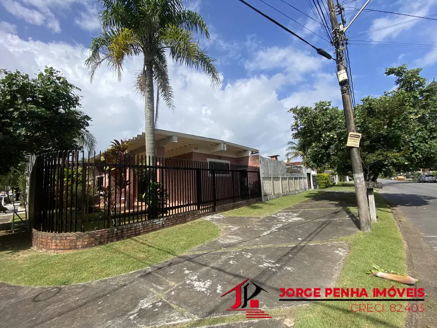 Foto 1 de Casa com 4 quartos à venda em Itanhaem - SP