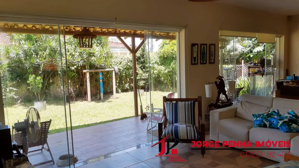 Foto 8 de Casa com 5 quartos à venda, 220m2 em Itanhaem - SP