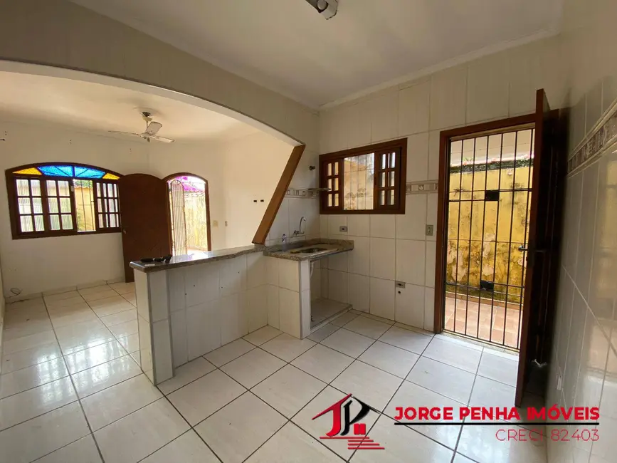 Casa com 2 quartos à venda e para alugar, 125m2 em Itanhaem - SP - imagem 3 Foto 3 de Casa com 2 quartos à venda e para alugar, 125m2 em Itanhaem - SP