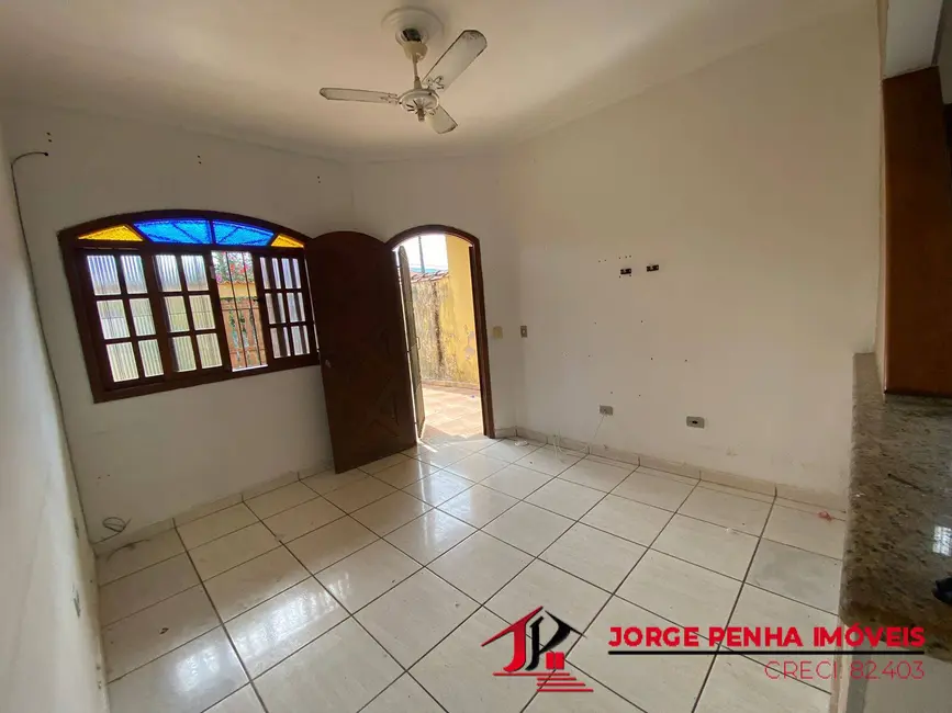 Casa com 2 quartos à venda e para alugar, 125m2 em Itanhaem - SP - imagem 2 Foto 2 de Casa com 2 quartos à venda e para alugar, 125m2 em Itanhaem - SP