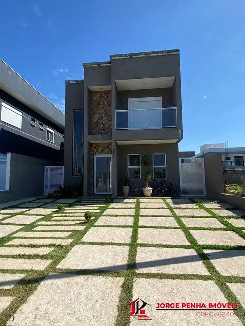 Foto 1 de Casa com 4 quartos à venda em Itanhaem - SP