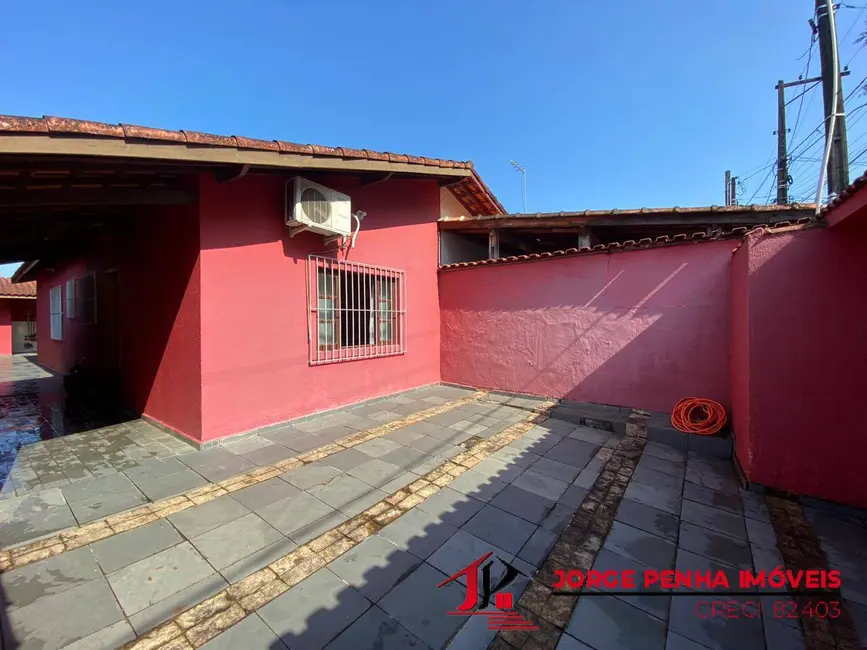 Foto 1 de Casa com 2 quartos para alugar em Itanhaem - SP