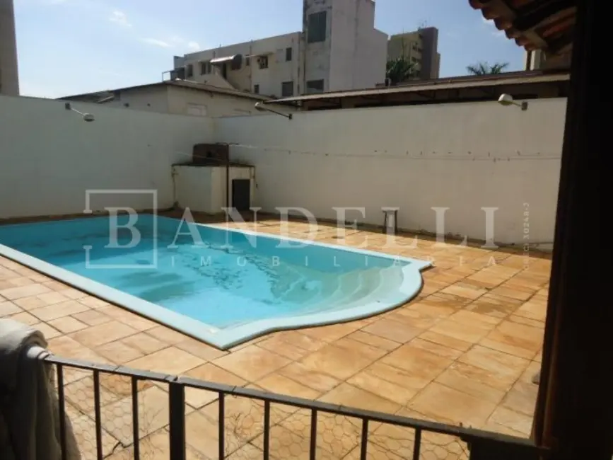 Casa com 6 quartos à venda, 402m2 em Centro, Araraquara - SP - imagem 3 Foto 3 de Casa com 6 quartos à venda, 402m2 em Centro, Araraquara - SP