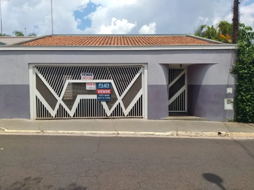Casa com 3 quartos à venda, 239m2 em Vila Sedenho, Araraquara - SP - imagem 1 Foto 1 de Casa com 3 quartos à venda, 239m2 em Vila Sedenho, Araraquara - SP