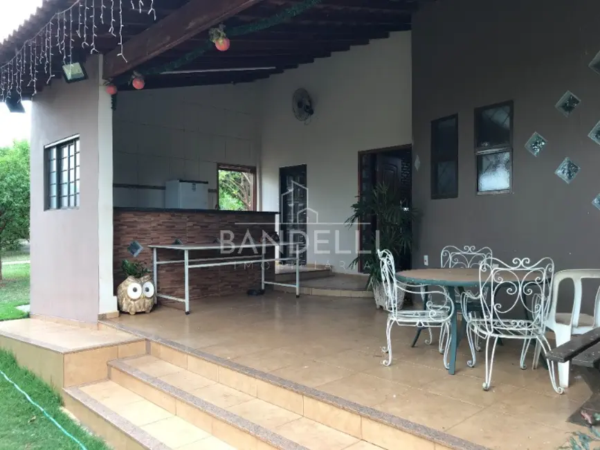 Chácara com 4 quartos à venda, 500m2 em Araraquara - SP - imagem 3 Foto 3 de Chácara com 4 quartos à venda, 500m2 em Araraquara - SP