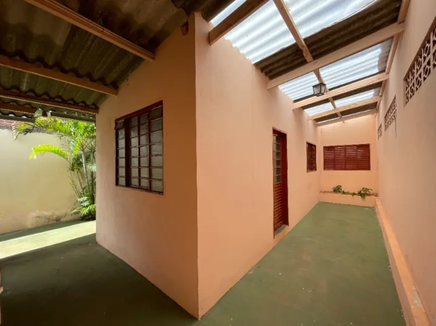 Casa com 2 quartos à venda, 156m2 em Jardim Maria Luiza IV, Araraquara - SP - imagem 5 Foto 5 de Casa com 2 quartos à venda, 156m2 em Jardim Maria Luiza IV, Araraquara - SP